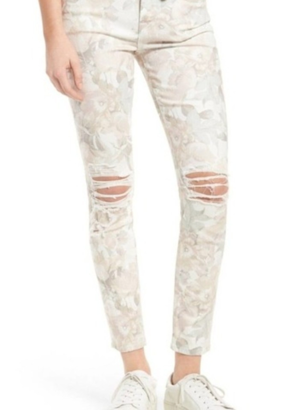 7 For All Mankind Floral Skinny Jeans. Size 27 . Waist - 27 Inches